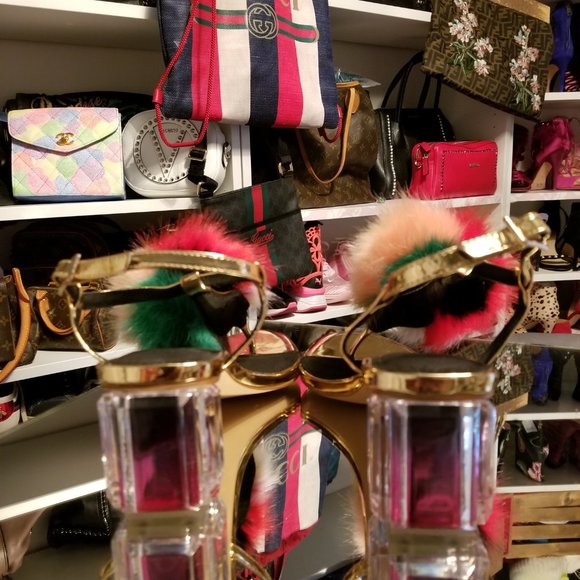 GOLD SANDALS - Picture 3 of 3